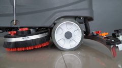 洗地機(jī)吸水扒無法下降？怎么調(diào)整